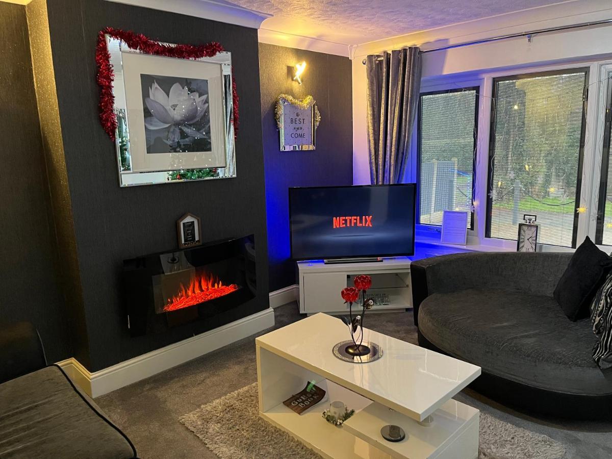 The Brook House - Spacious 3 Bed Home From Home In Burton ภายนอก รูปภาพ