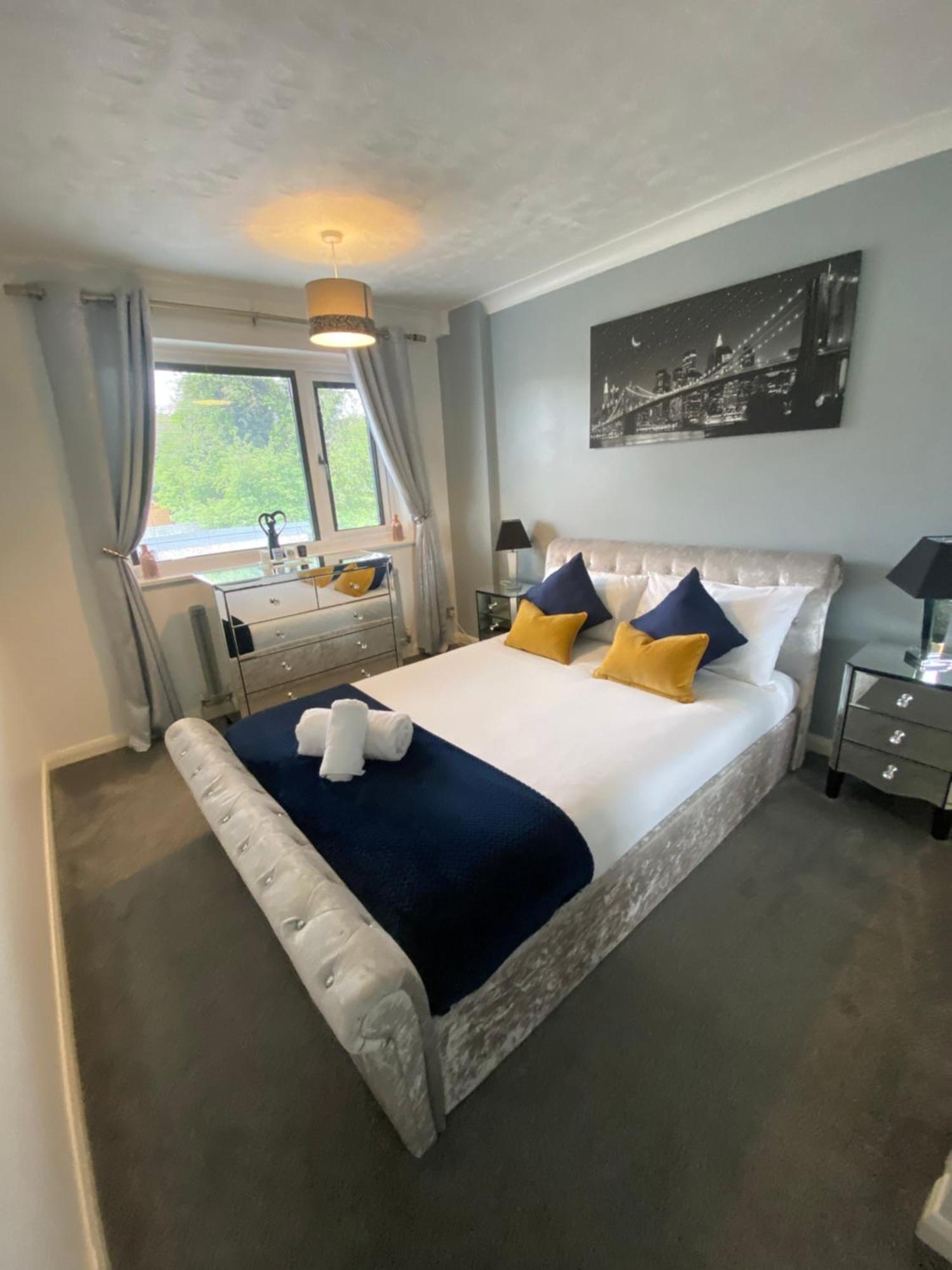 The Brook House - Spacious 3 Bed Home From Home In Burton ภายนอก รูปภาพ