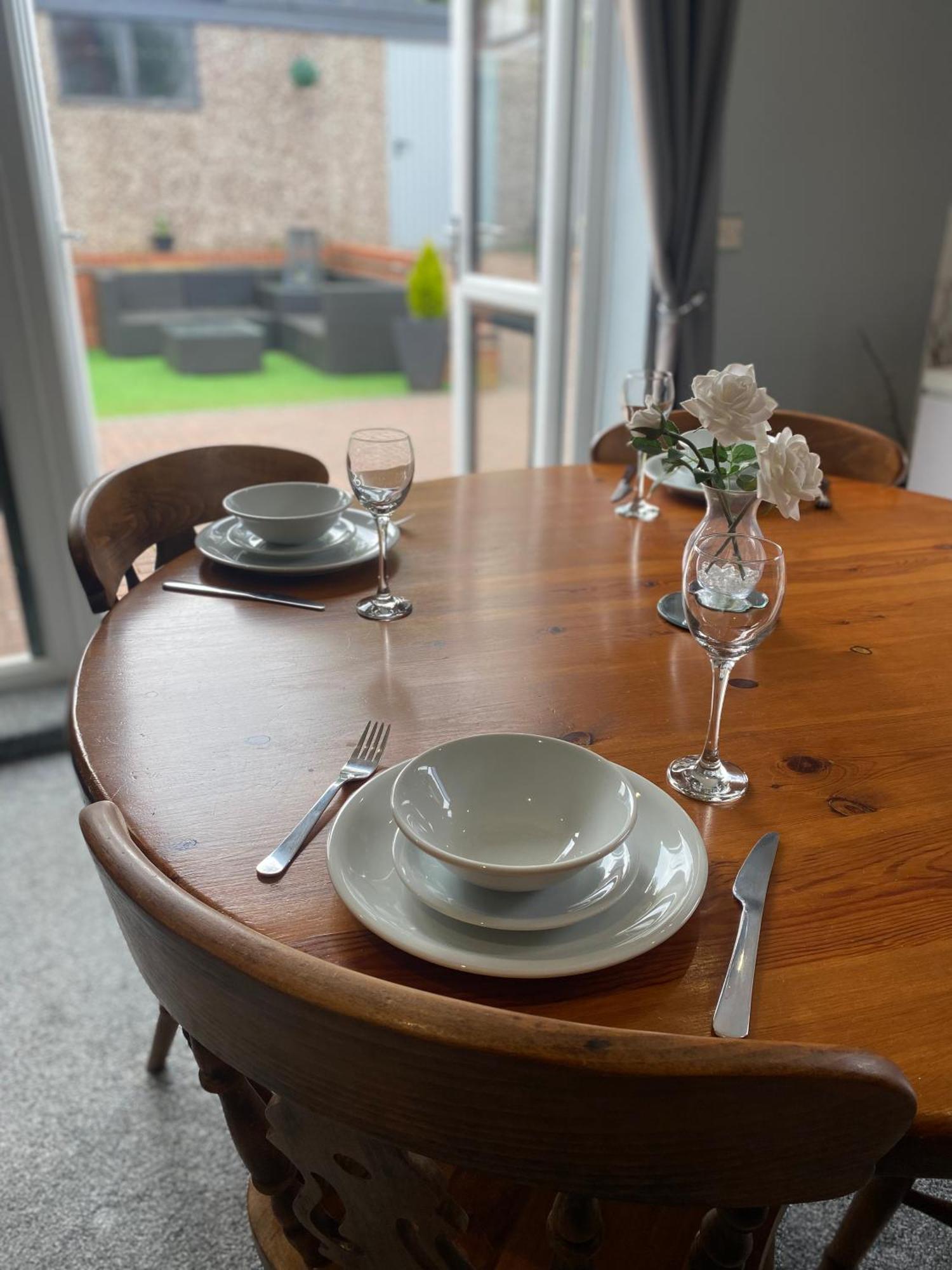 The Brook House - Spacious 3 Bed Home From Home In Burton ภายนอก รูปภาพ