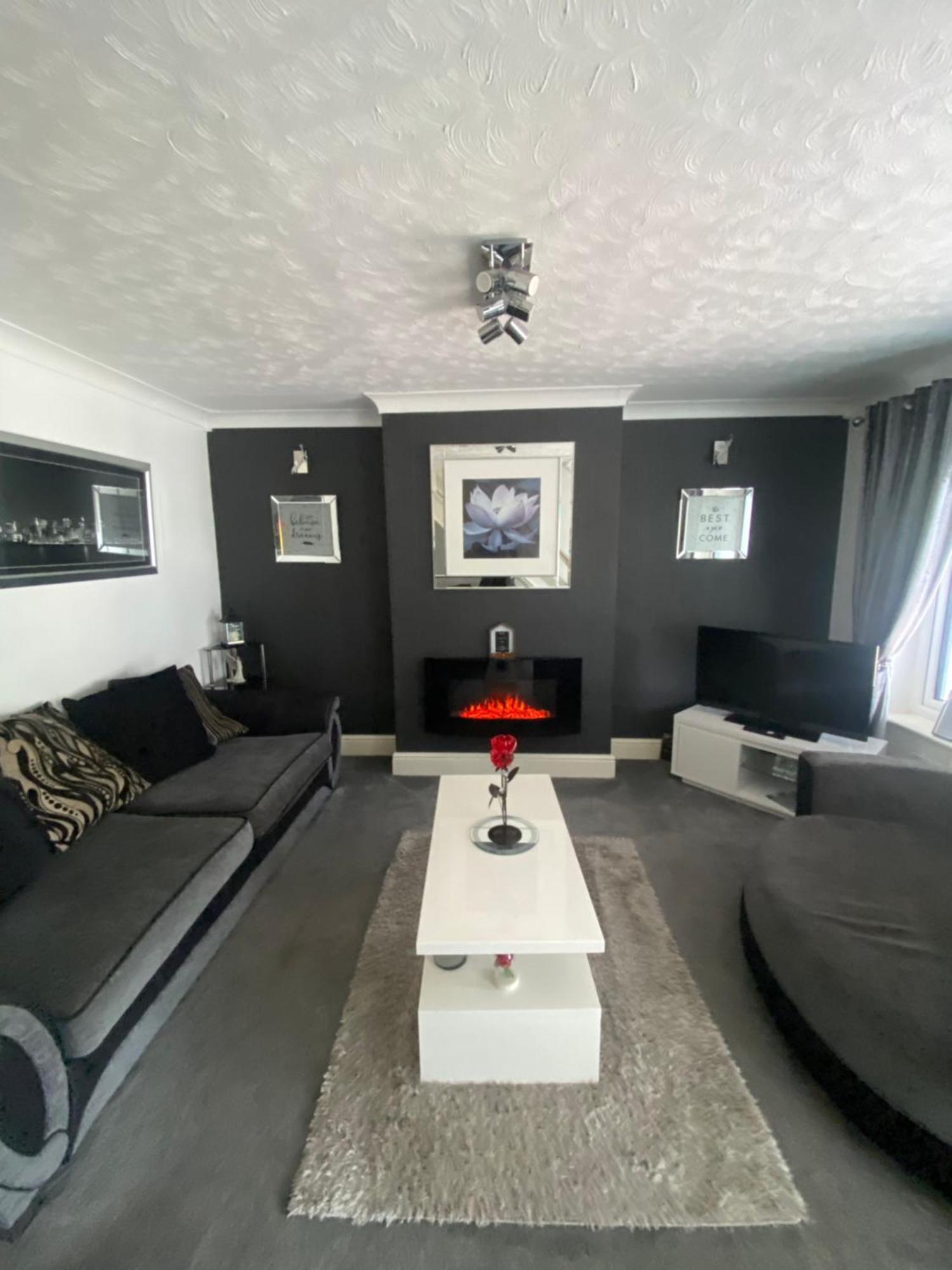 The Brook House - Spacious 3 Bed Home From Home In Burton ภายนอก รูปภาพ